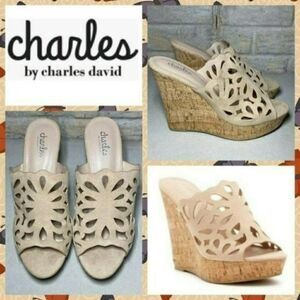 NWOB MSRP $98 Charles By Charles David April Cutout Wedge Sandal